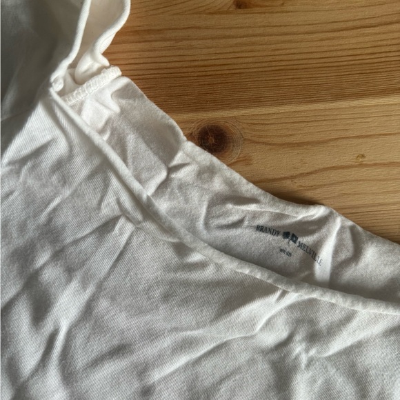 Brandy Melville Short Sleeve Bonnie Top - Picture 3 of 7